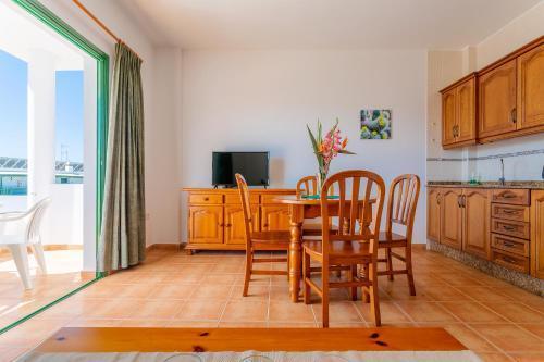 Apartamentos Los Quiqueres Puerto del Carmen  Exteriör bild