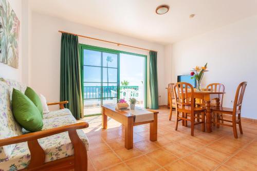 Apartamentos Los Quiqueres Puerto del Carmen  Exteriör bild