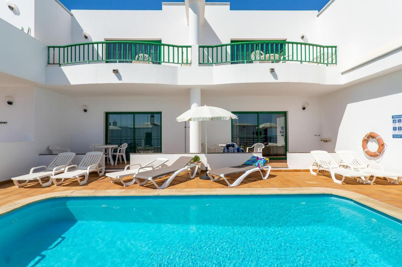 Apartamentos Los Quiqueres Puerto del Carmen  Exteriör bild